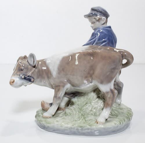 ROYAL COPENHAGEN Denmark 772 Vintage Boy And Cow Porcelain Figurine - Thumbnail 3