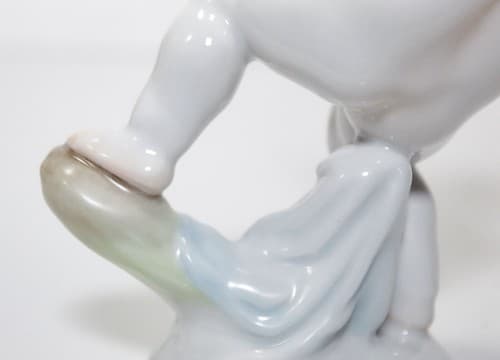 HEREND HUNGARY Vintage Nude Cherub Hand Painted Porcelain Boy Figurine - Thumbnail 4