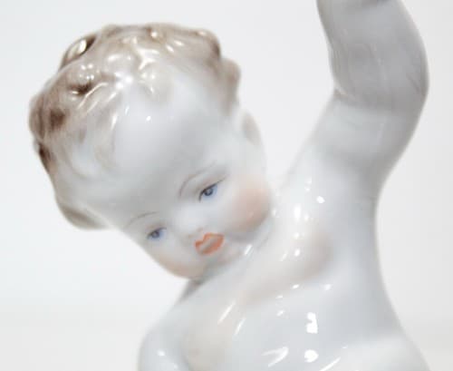 HEREND HUNGARY Vintage Nude Cherub Hand Painted Porcelain Boy Figurine - Thumbnail 3
