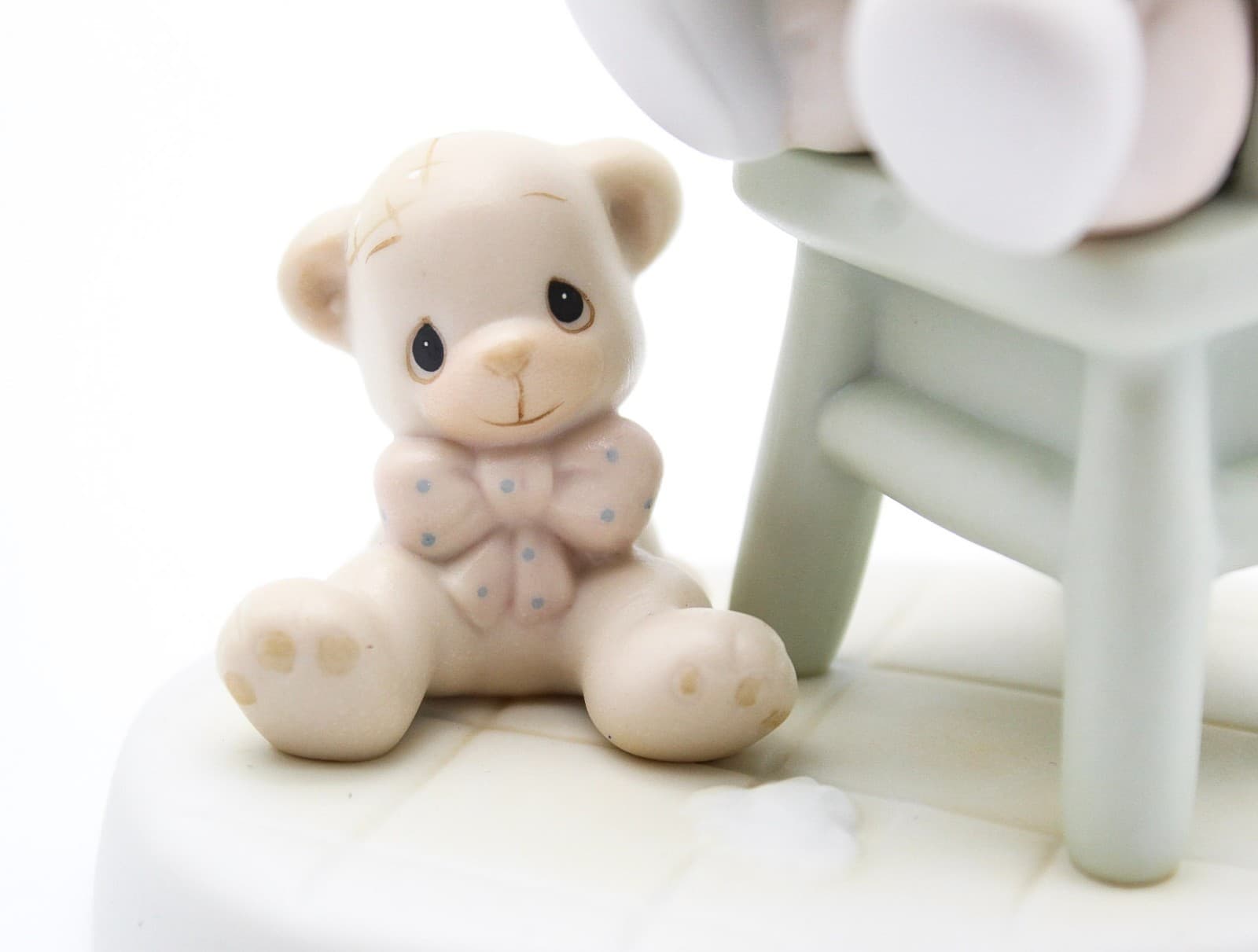 Precious Moments Baby's First Meal Enesco Porcelain Figurine 1990 - Thumbnail 2
