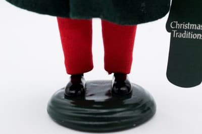 Byers' Choice 2002 Vintage Advent Calendar Girl The Carolers Christmas Doll - Thumbnail 3