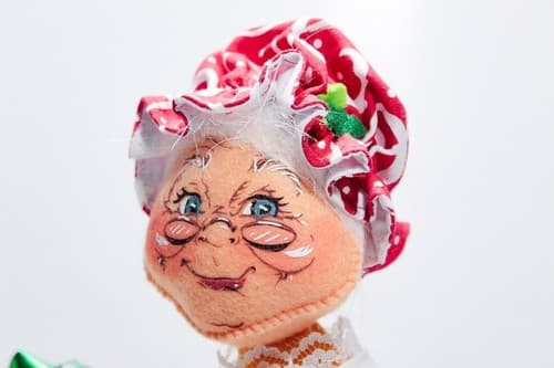 Vintage 2019 ANNALEE Mobilitee CHRISTMAS SWIRL MRS. SANTA Artisan Doll 13" w/Tag - Thumbnail 4