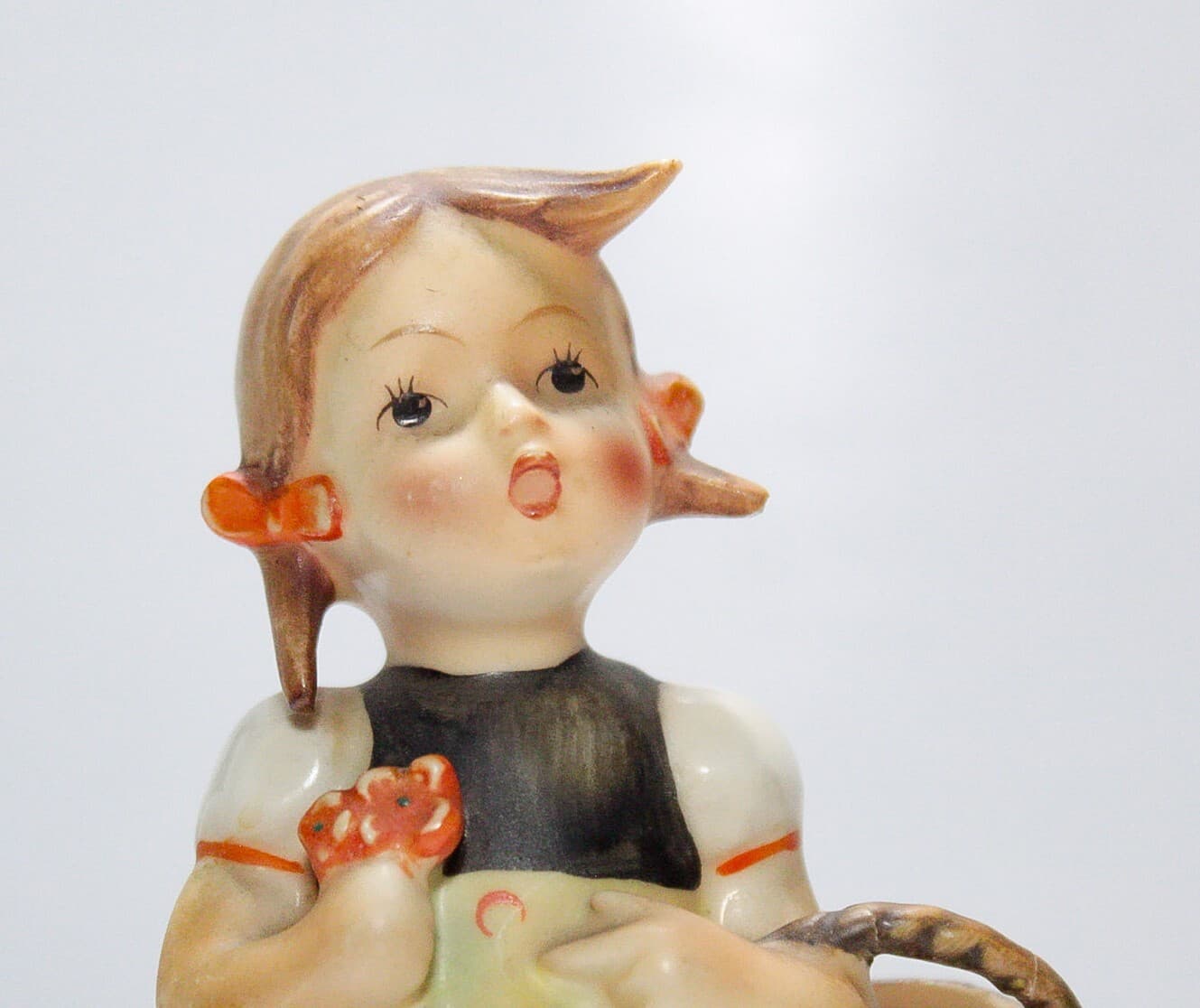 HUMMEL GOEBEL 1950's W. Germany "Sister" Hand Painted Porcelain Figurine - Thumbnail 3