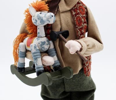 Byers' Choice 2008 Vintage Toymaker Rocking Horse The Carolers Christmas Doll - Thumbnail 4