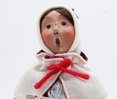 Byers' Choice 2002 Vintage Advent Calendar Girl The Carolers Christmas Doll - Thumbnail 2