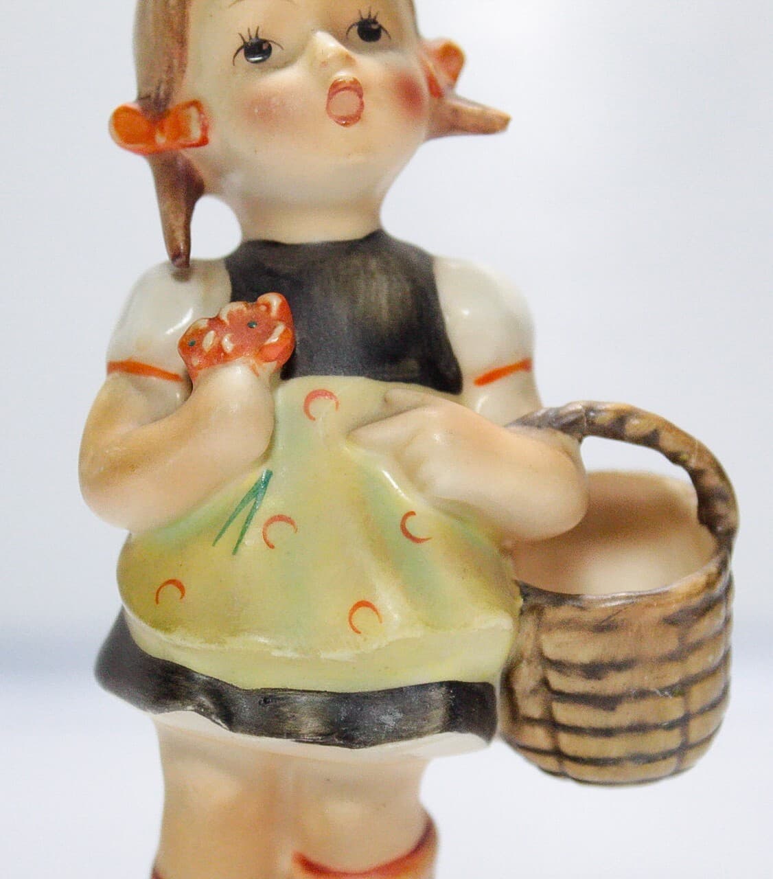 HUMMEL GOEBEL 1950's W. Germany "Sister" Hand Painted Porcelain Figurine - Thumbnail 4