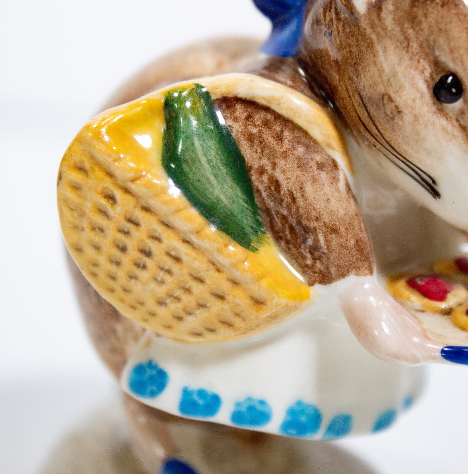 BESWICK ENGLAND Beatrix Potter "Appley Dapply" Porcelain Figurine - Thumbnail 6