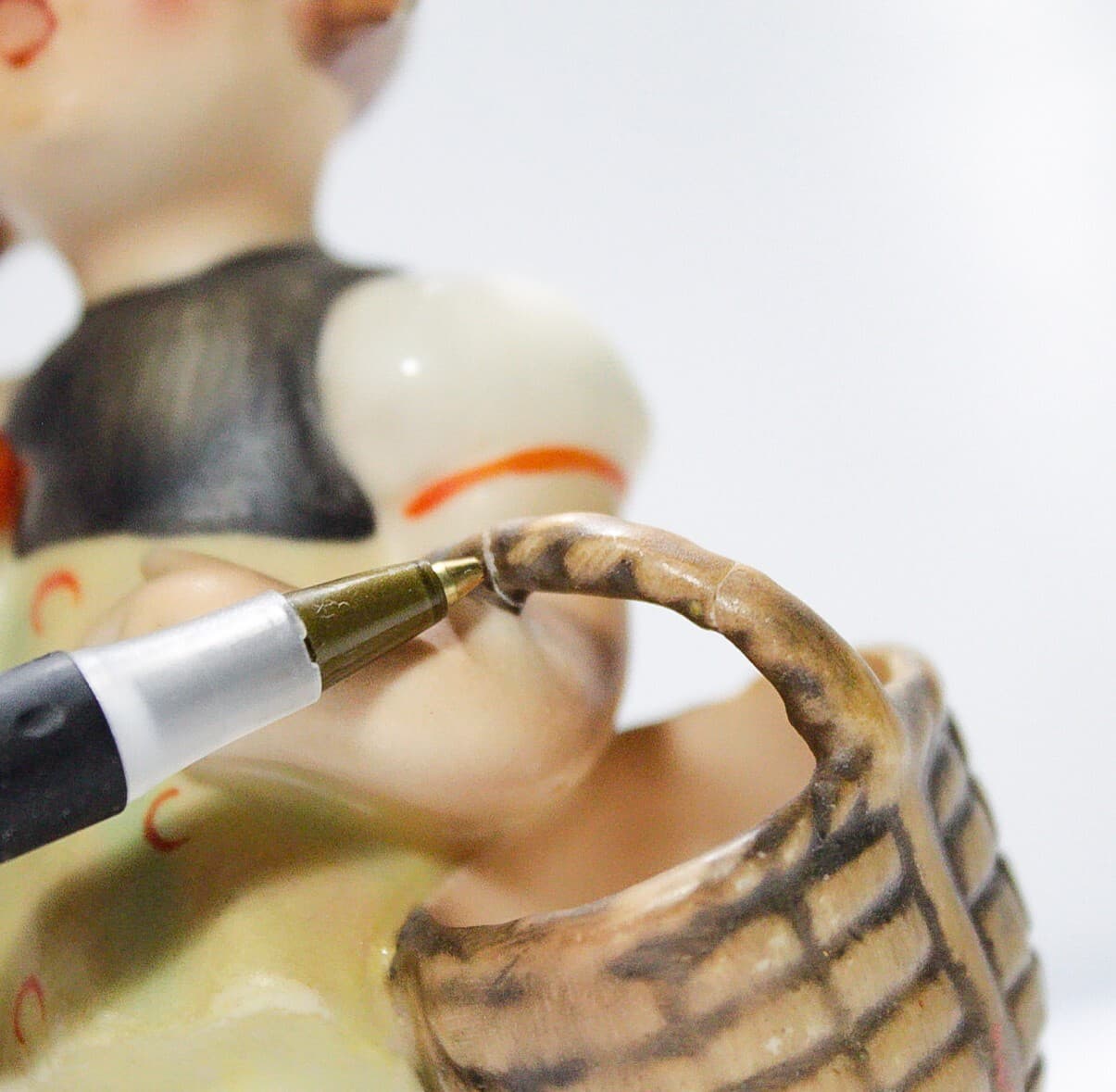 HUMMEL GOEBEL 1950's W. Germany "Sister" Hand Painted Porcelain Figurine - Thumbnail 5