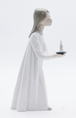 Lladro Made In Spain Vintage Girl With Candle Glazed Porcelain Retired Figurine - Thumbnail 5