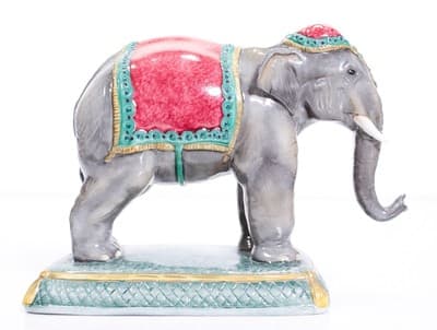 HALCYON DAYS Porcelain Hand Painted "Her Majesty The Queen" Elephant Figure - Thumbnail 5