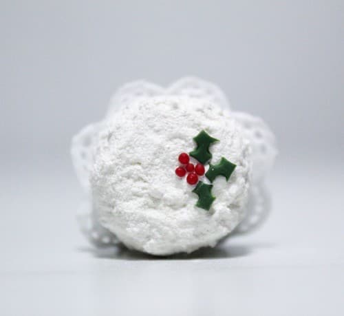Vintage Artisan Dollhouse Miniature Christmas White Cake Kitchen Accessory 1:12 - Thumbnail 3