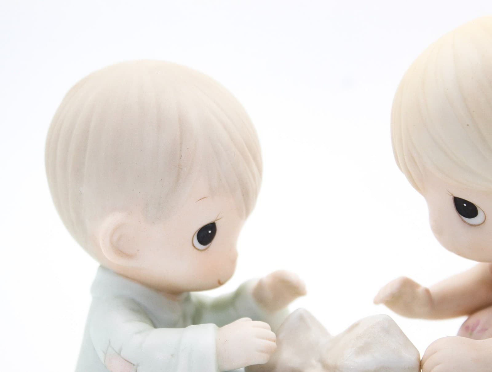 Precious Moments God Bless Our Home Enesco Porcelain Figurine 1984 - Thumbnail 6