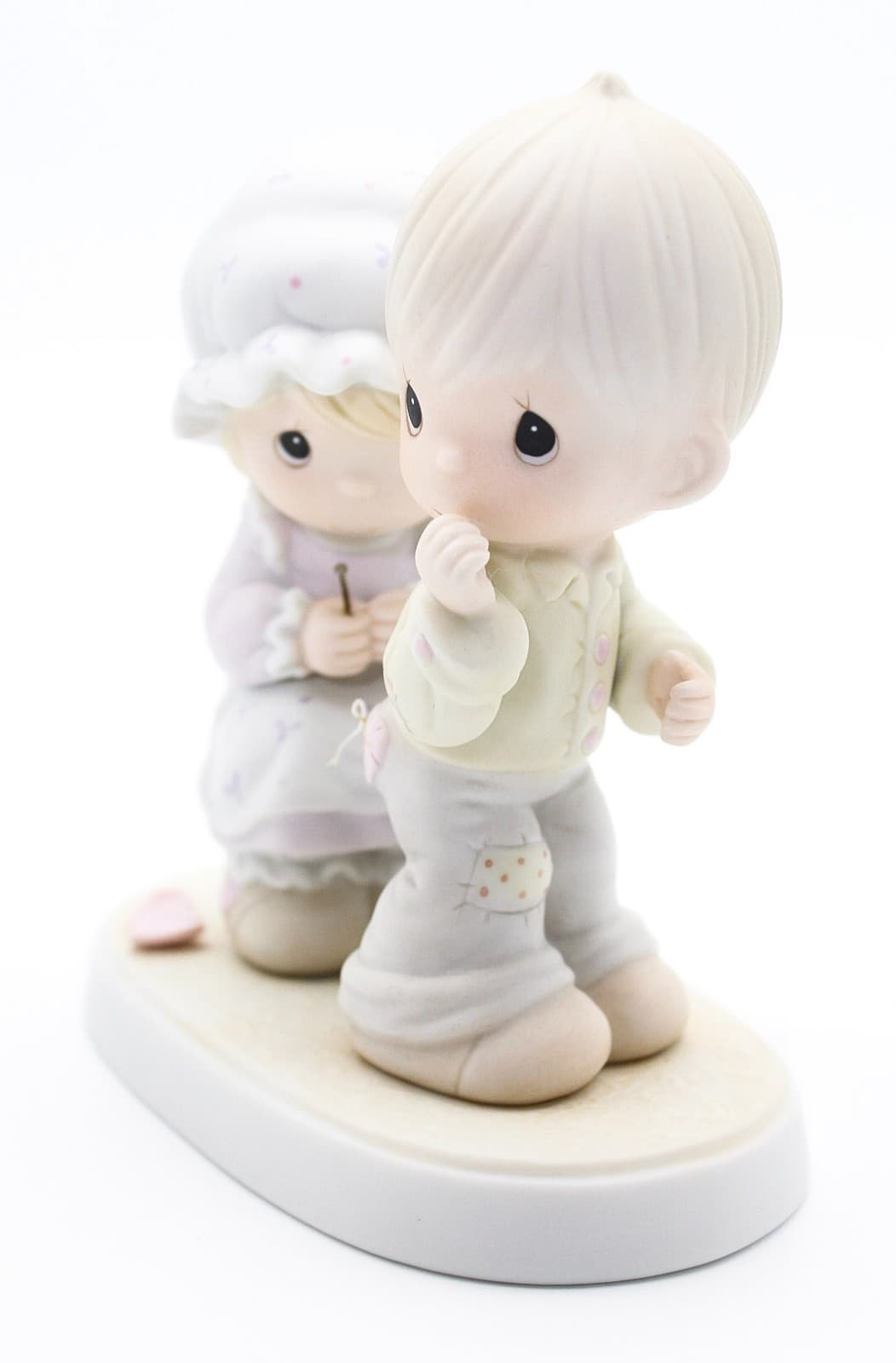 Precious Moments Sew In Love Enesco Porcelain Figurine 1987 - Thumbnail 4