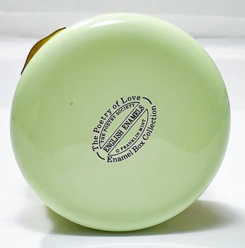ENGLISH ENAMELS "The Poetry Of Love" Franklin Mint Hand Painted Trinket Box - Thumbnail 6