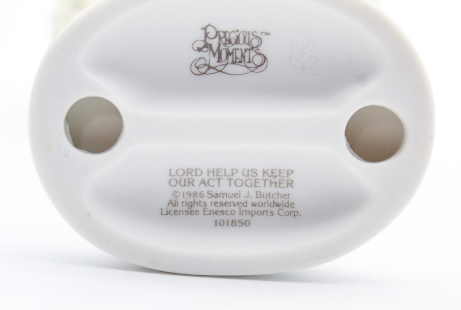 Precious Moments Lord Help Us Keep Our Act Together Porcelain Figurine 1986 - Thumbnail 7