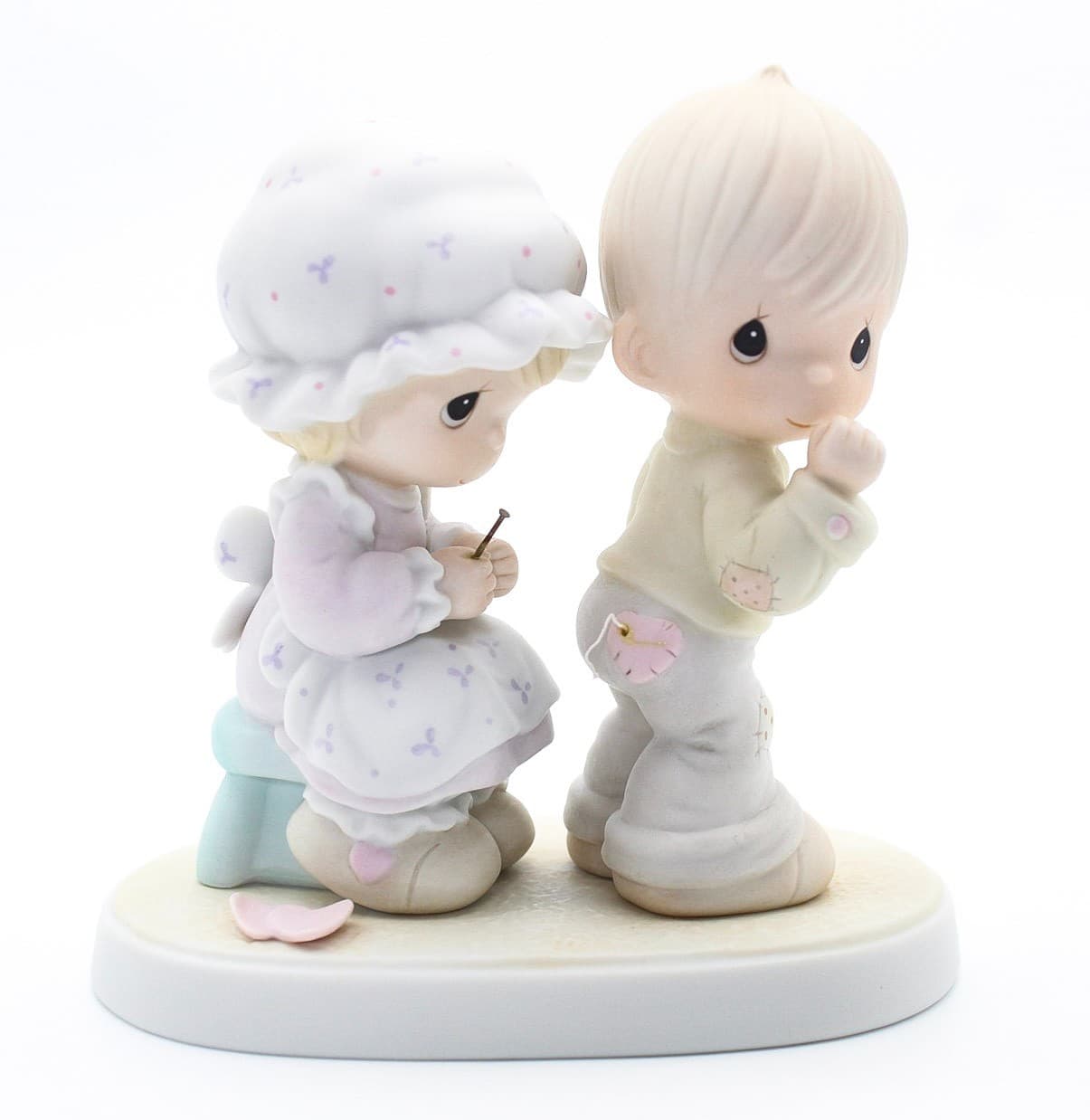 Precious Moments Sew In Love Enesco Porcelain Figurine 1987 - Thumbnail 8