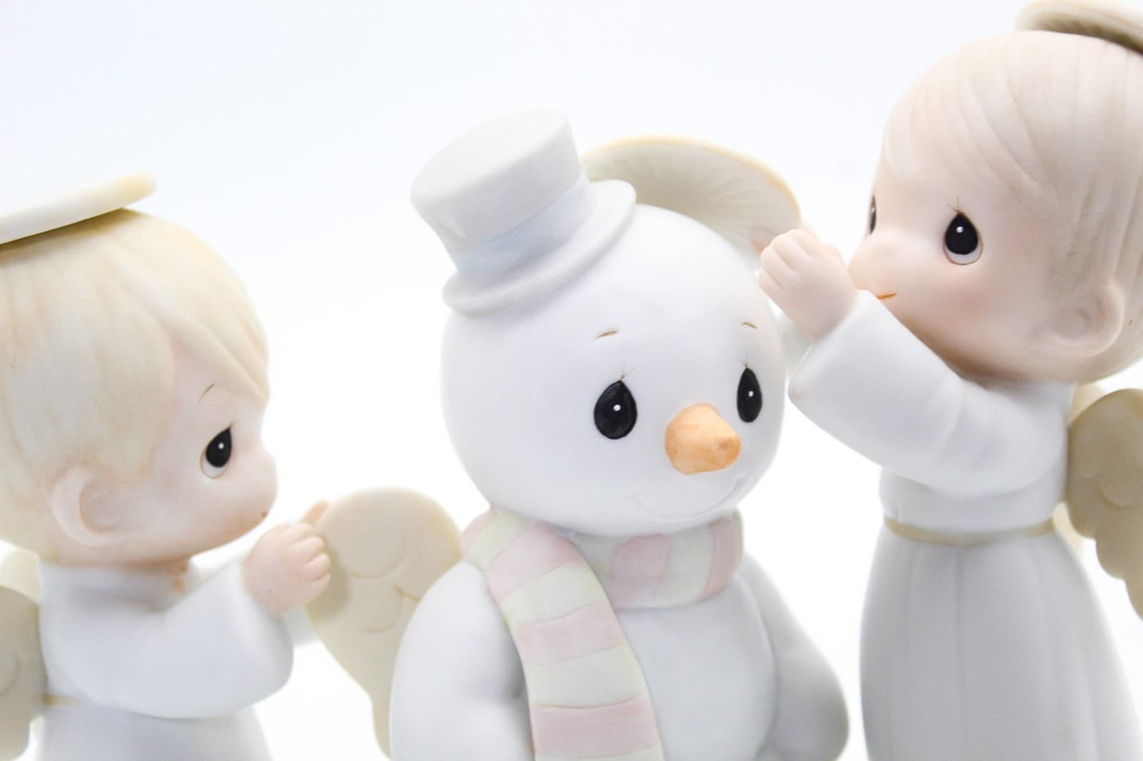 Precious Moments Halo, And Merry Christmas Enesco Porcelain Figurine 1985 - Thumbnail 7