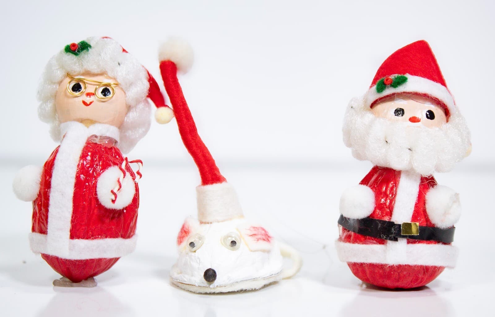 Lot Of 3 Wooden Christmas Santa Claus Mrs. Claus Festive Dog Figurine Ornaments - Thumbnail 2