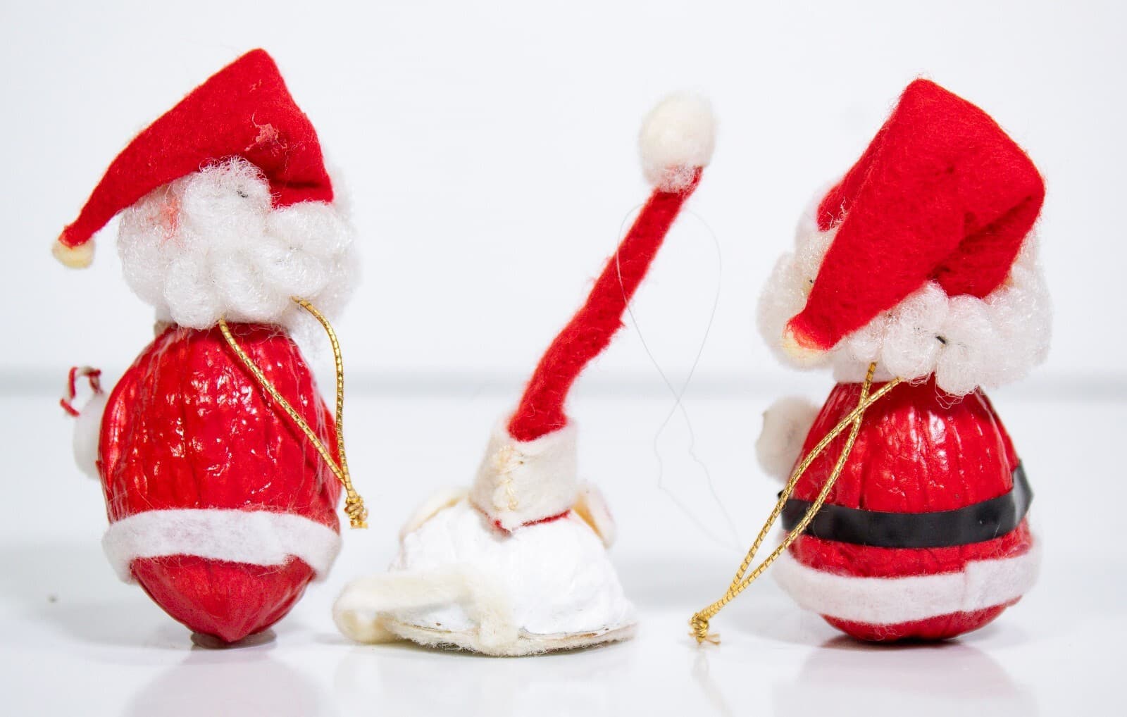 Lot Of 3 Wooden Christmas Santa Claus Mrs. Claus Festive Dog Figurine Ornaments - Thumbnail 3