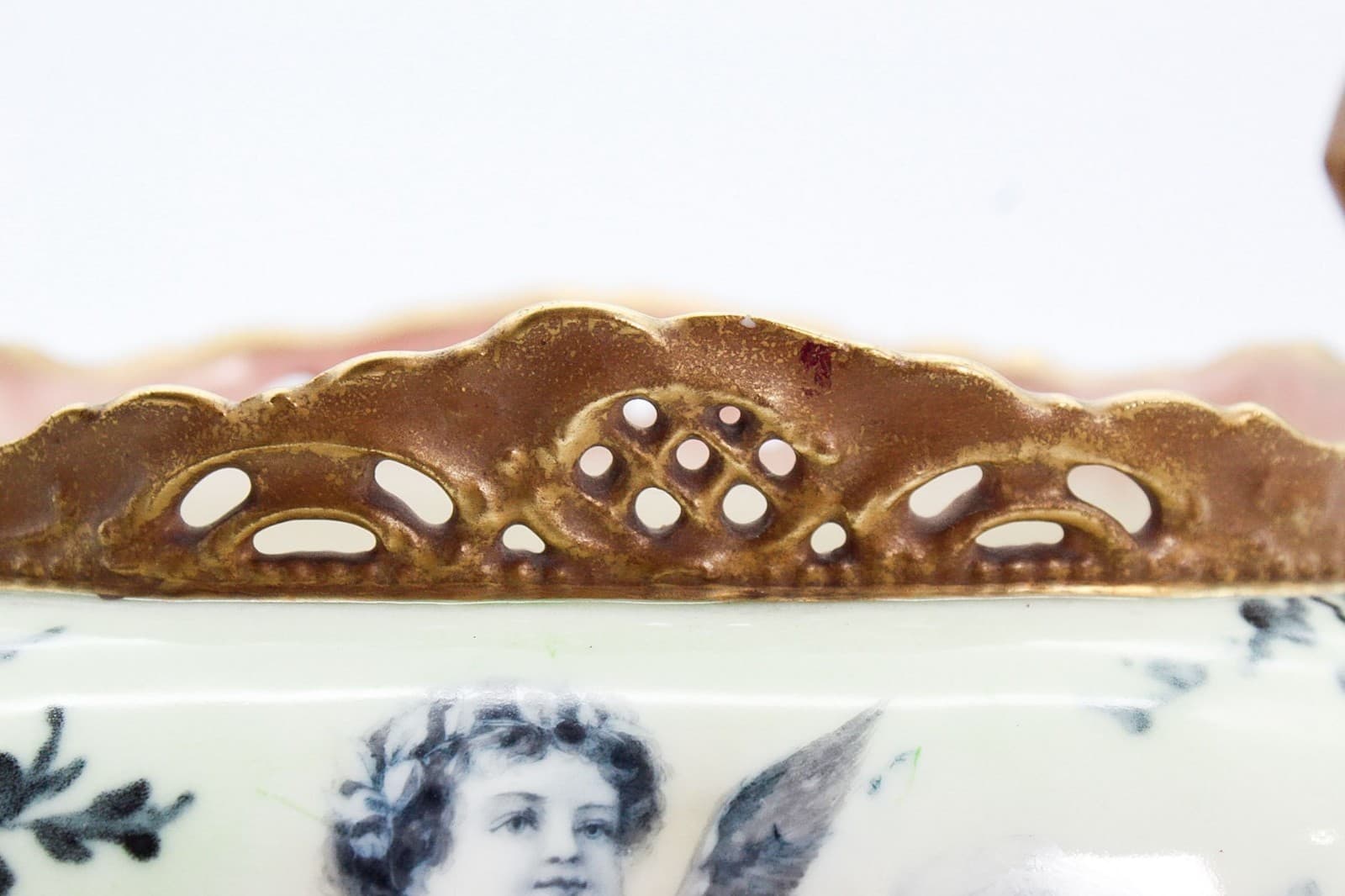 Antique Hand Painted Vienna Porcelain Centerpiece Bowl/Jardiniere Cherub Motif - Thumbnail 5