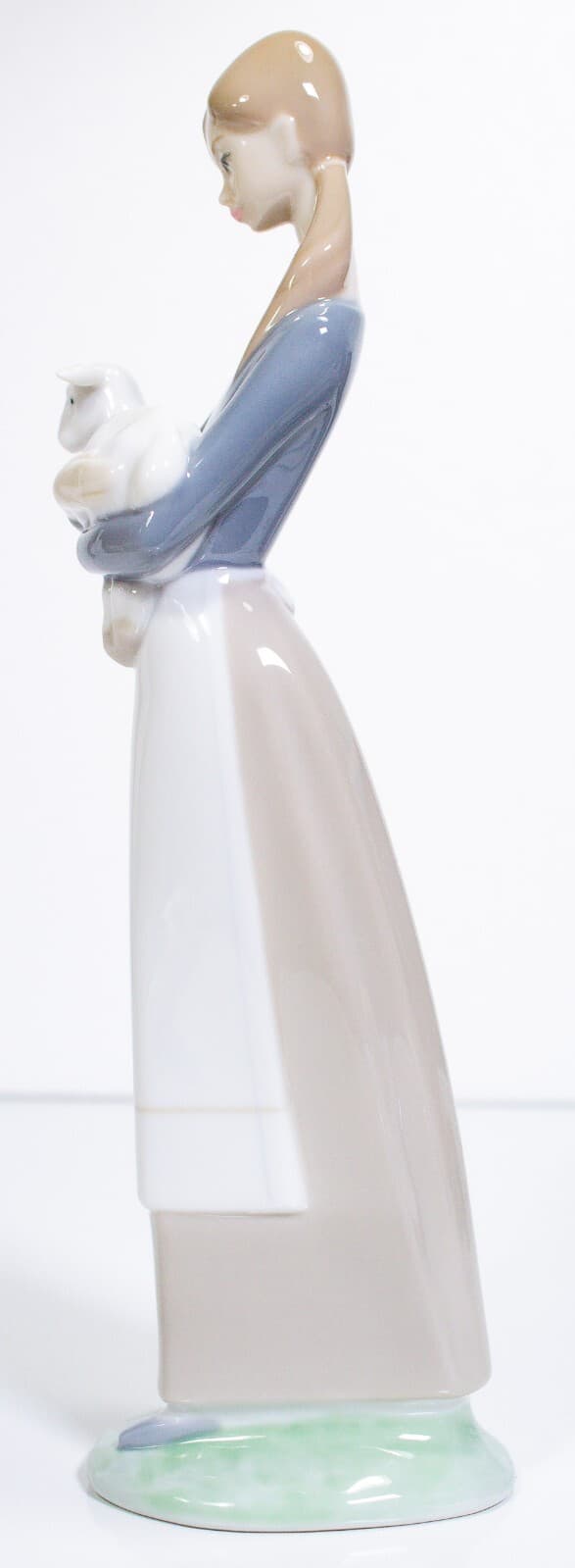 LLADRO Made In Spain "Girl With Lamb" Porelain Figurine 10" - Thumbnail 3