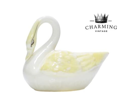 Vintage BELLEEK Ireland Porcelain Swan Animal Motif Gravy Boat/Creamer - Image 1