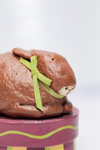 Cottonbury 2005 Robin Kelso for Demdaco Easter Chocolate Bunny Candy Caddy Box - Thumbnail 2