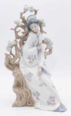 Lladro Geisha Sitting Spain Glossy Large Porcelain Figure By Vicente Martinez - Thumbnail 5