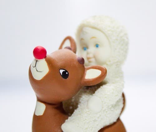 DEPARTMENT 56 Snowbabies "Rudolph Lights the Way" Porcelain Figurine - Thumbnail 3
