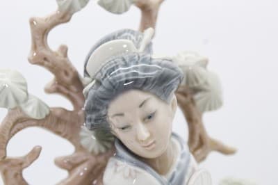 Lladro Geisha Sitting Spain Glossy Large Porcelain Figure By Vicente Martinez - Thumbnail 6