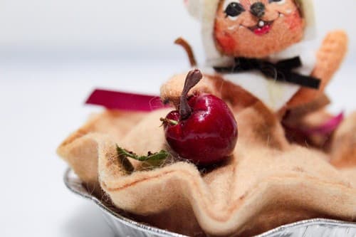 Vtg 2008 ANNALEE Mobilitee APPLE PIE MOUSE Thanksgiving Artisan Doll 3" w/Tag - Thumbnail 5
