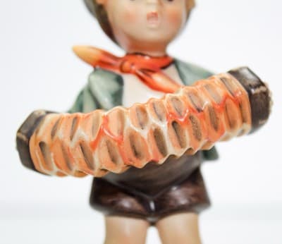 HUMMEL Germany "Accordion Boy" Hand Painted Porcelain Figurine TMK2 Full Bee - Thumbnail 3
