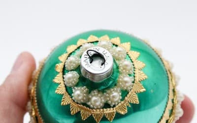 Vintage U.S.A. Green Glass Faux Pearl Beaded Ball Christmas Ornament - Thumbnail 5