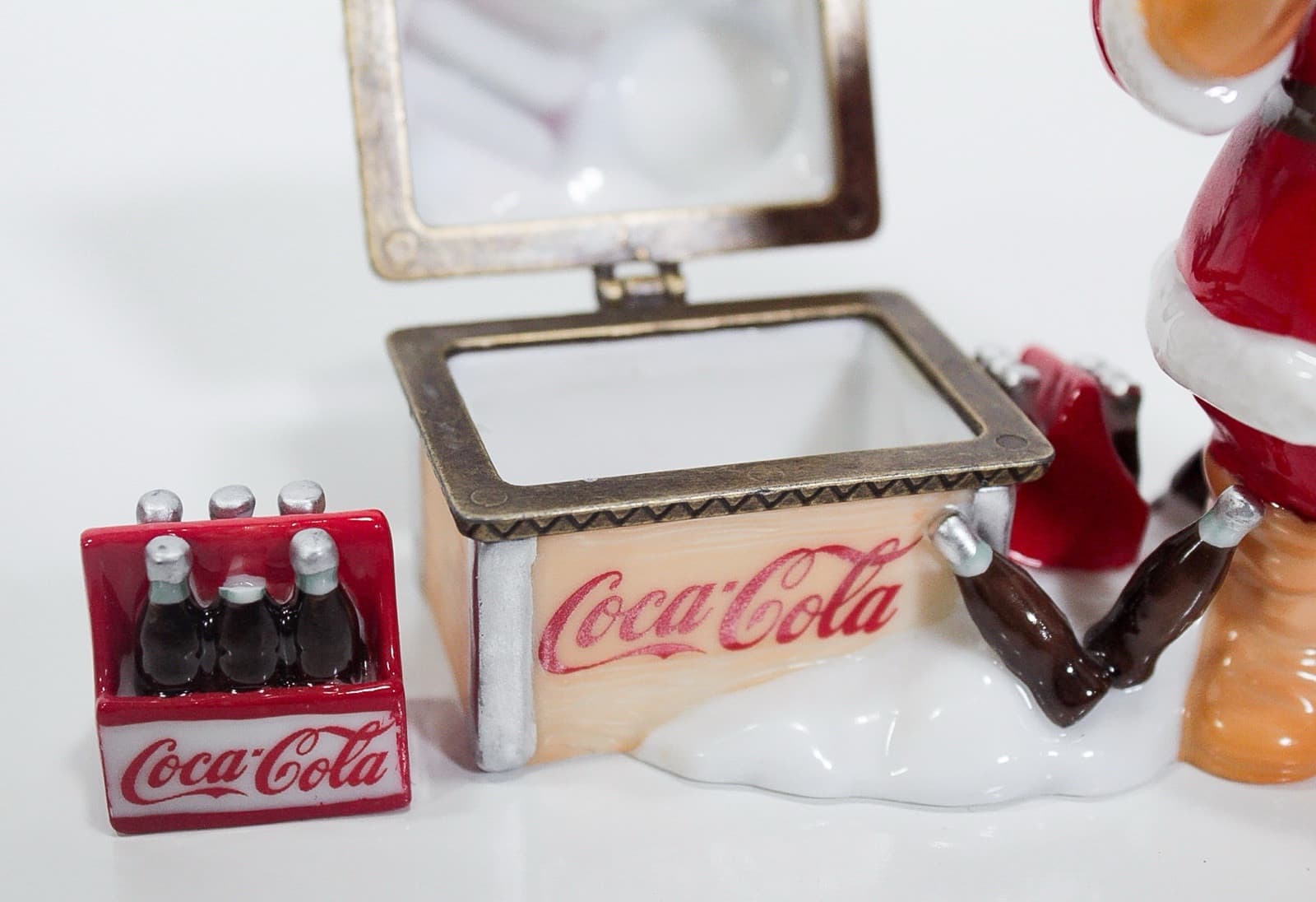 1999 The Coca-Cola Company Porcelain Santa Christmas Trinket Box RARE - Thumbnail 7