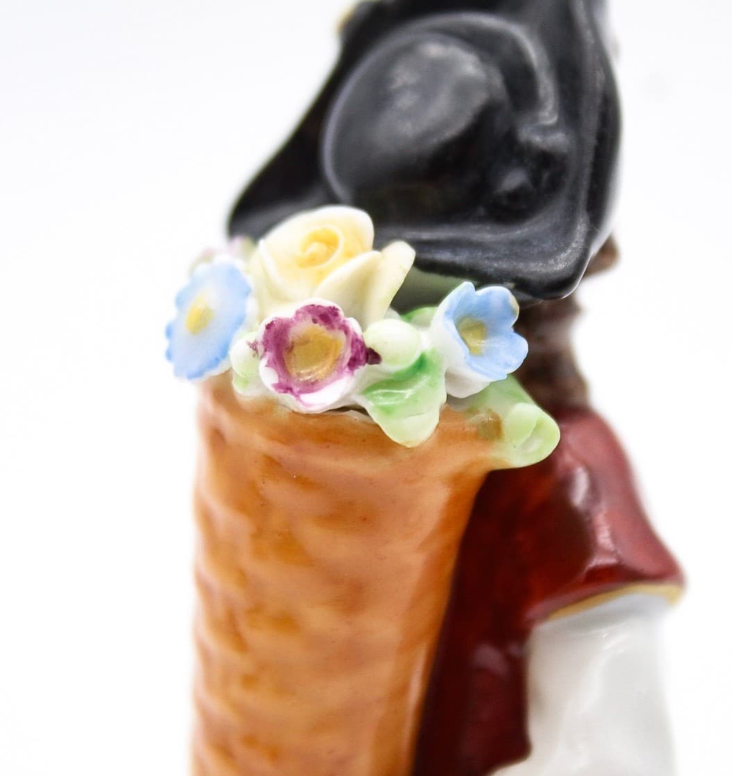 Antique Sitzendorf Germany Hand Painted Boy With Flowers Porcelain Figurine 4.5" - Thumbnail 4