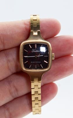 Vintage TRADITION Electronic Burgundy Dial Gold Tone Ladies Wristwatch In Box - Thumbnail 2