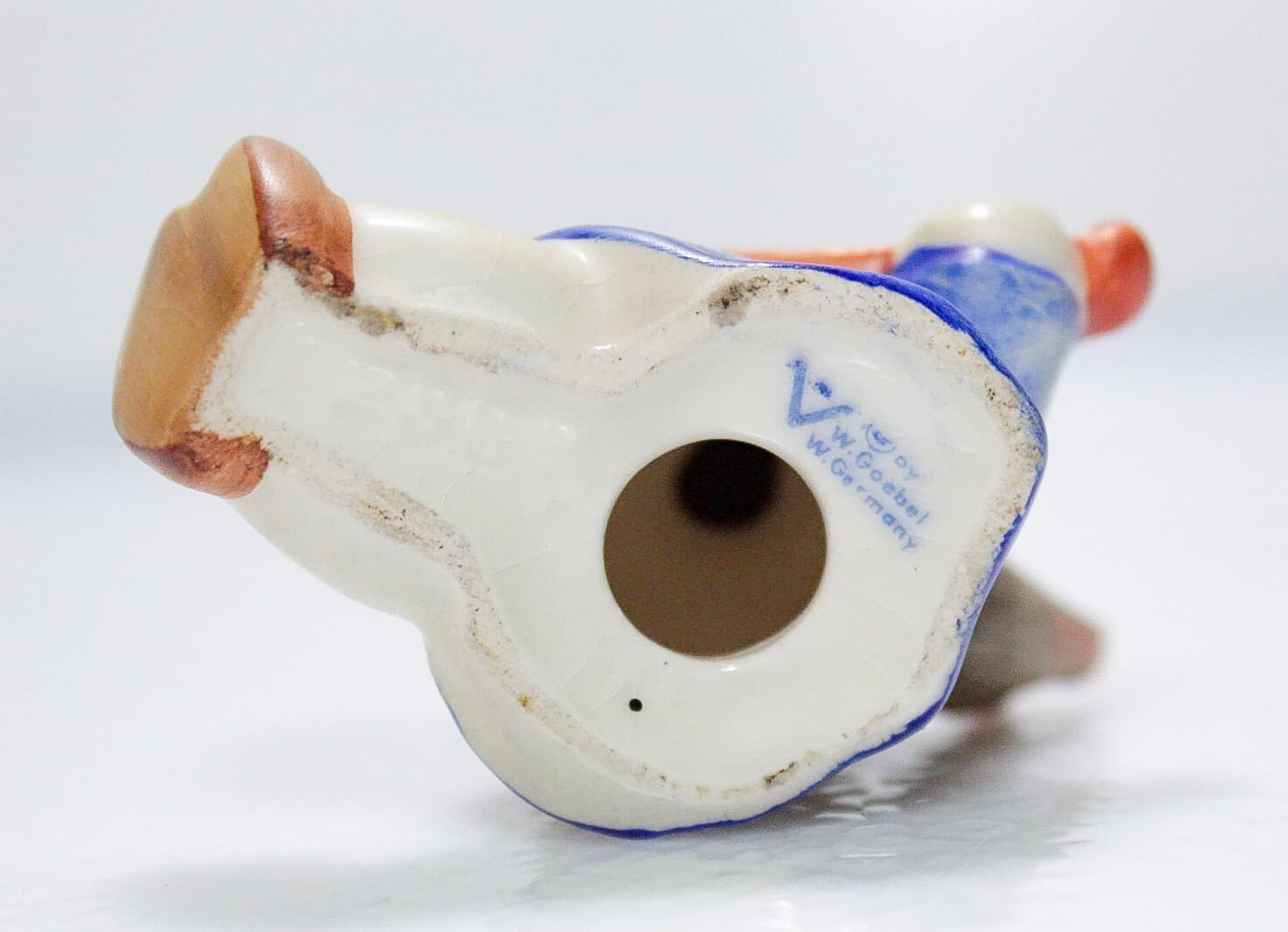 HUMMEL GOEBEL 1960's W. Germany Blue Angel w/ Lute Nativity Porcelain Figurine - Thumbnail 4