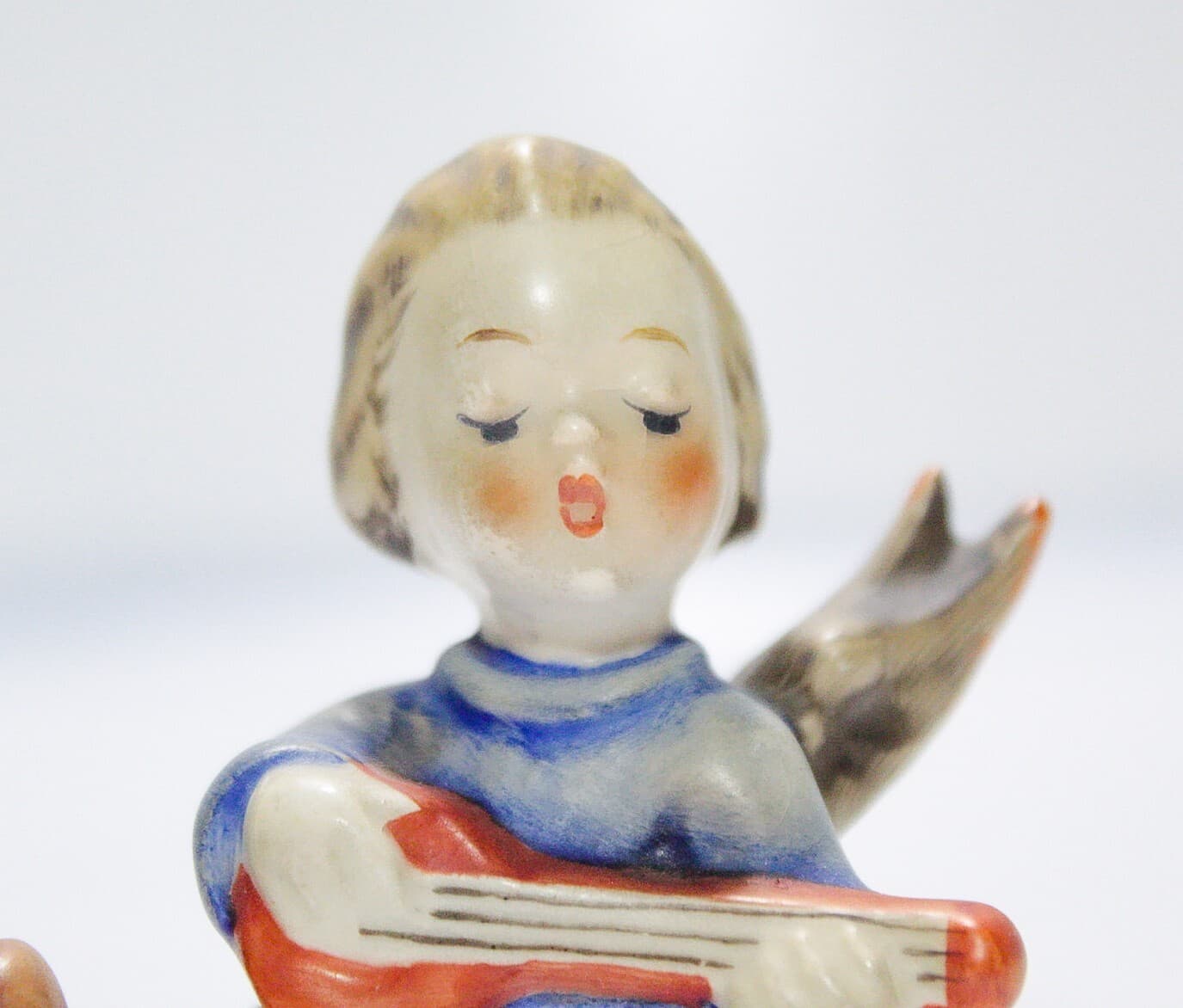 HUMMEL GOEBEL 1960's W. Germany Blue Angel w/ Lute Nativity Porcelain Figurine - Thumbnail 2
