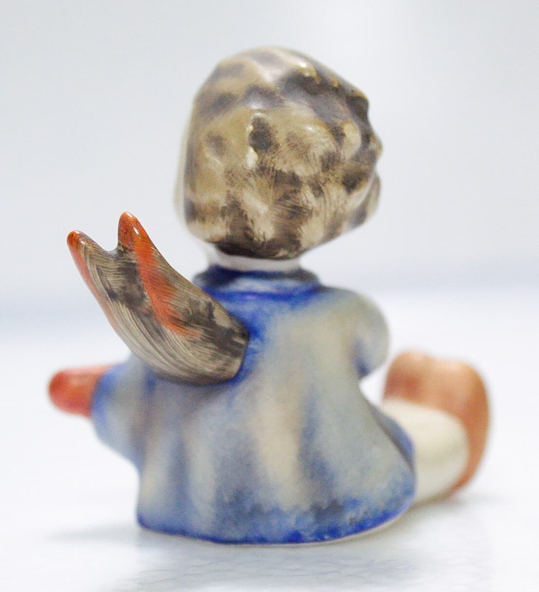 HUMMEL GOEBEL 1960's W. Germany Blue Angel w/ Lute Nativity Porcelain Figurine - Thumbnail 3