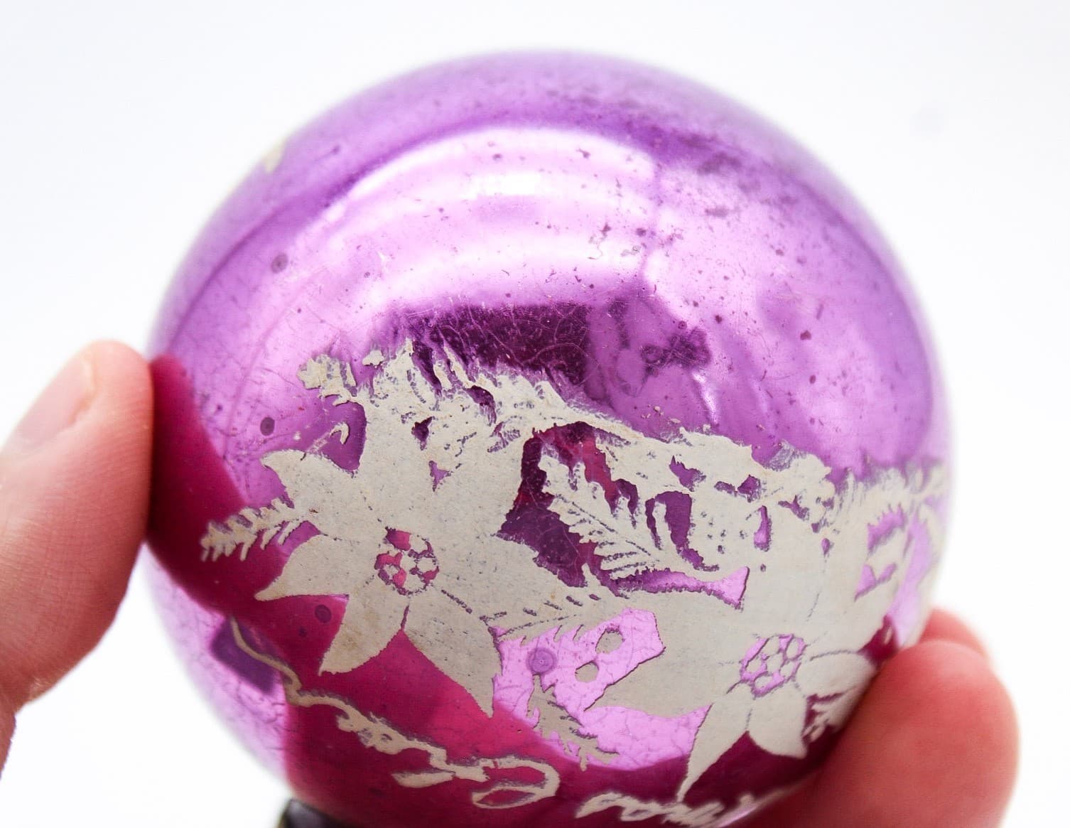 Vintage Shiny Brite Purple Christmas Cheer Poinsettia Stencil Glass Ornament - Thumbnail 6