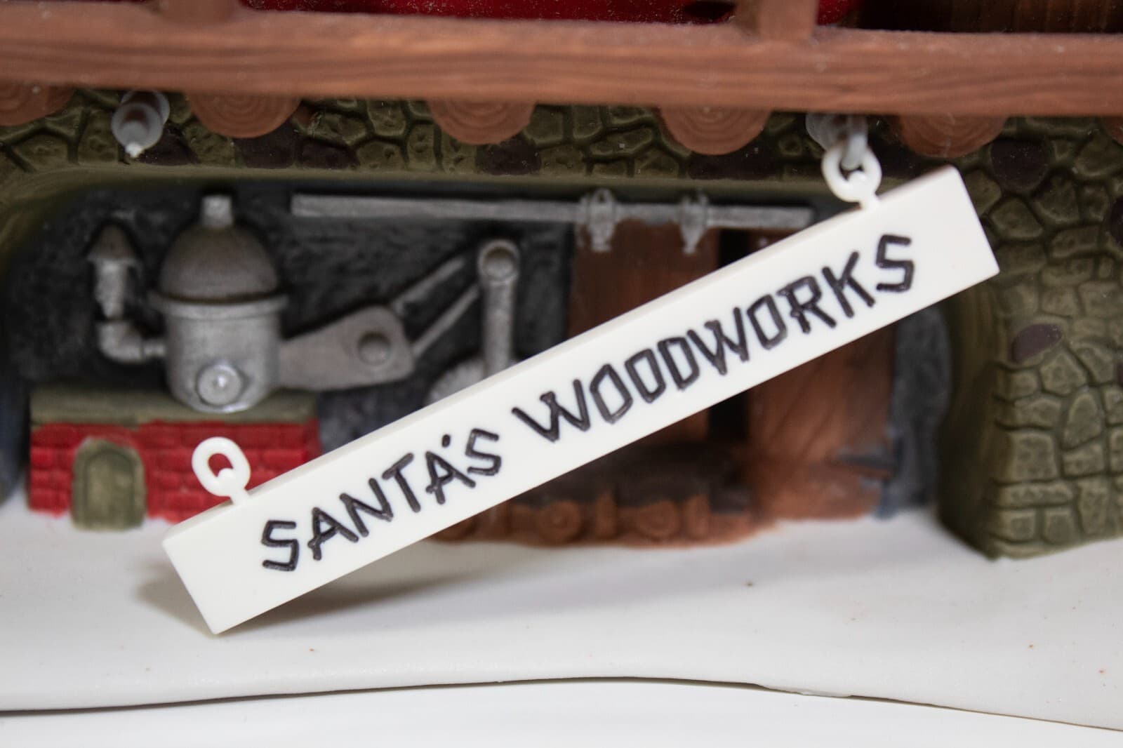 DEPARTMENT 56 "Santa's Woodworks" Porcelain Figurine House With Box & Light - Thumbnail 7