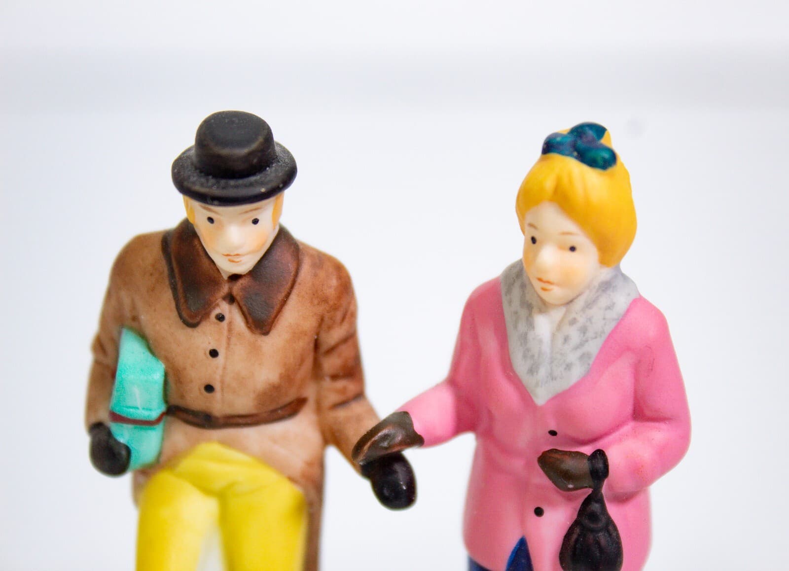 DEPARTMENT 56 "Nicholas Nickelby" Christmas Porcelain Figurine Set With Box - Thumbnail 7