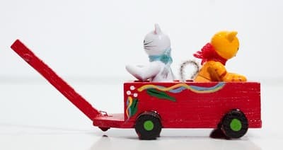 Vtg PHILIP STAHL INC. Hand Painted Two Cats In A Wagon Miniature Wood Figurine - Thumbnail 2
