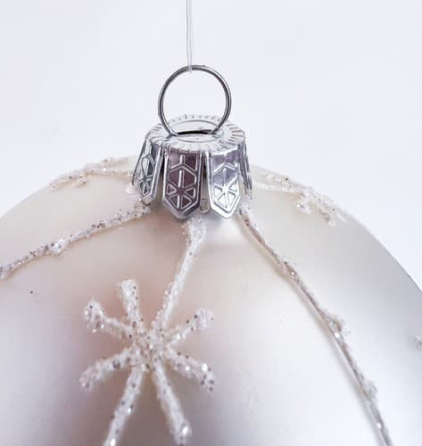 Vintage White Round Glitter Snowflake Hand Painted Glass Christmas Ornament - Thumbnail 3