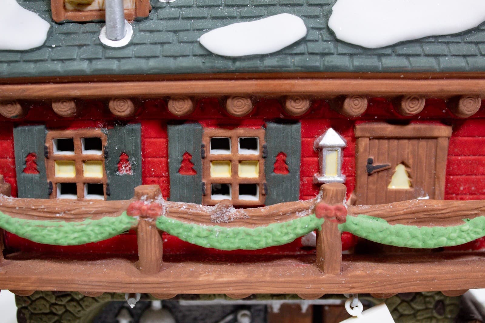 DEPARTMENT 56 "Santa's Woodworks" Porcelain Figurine House With Box & Light - Thumbnail 8