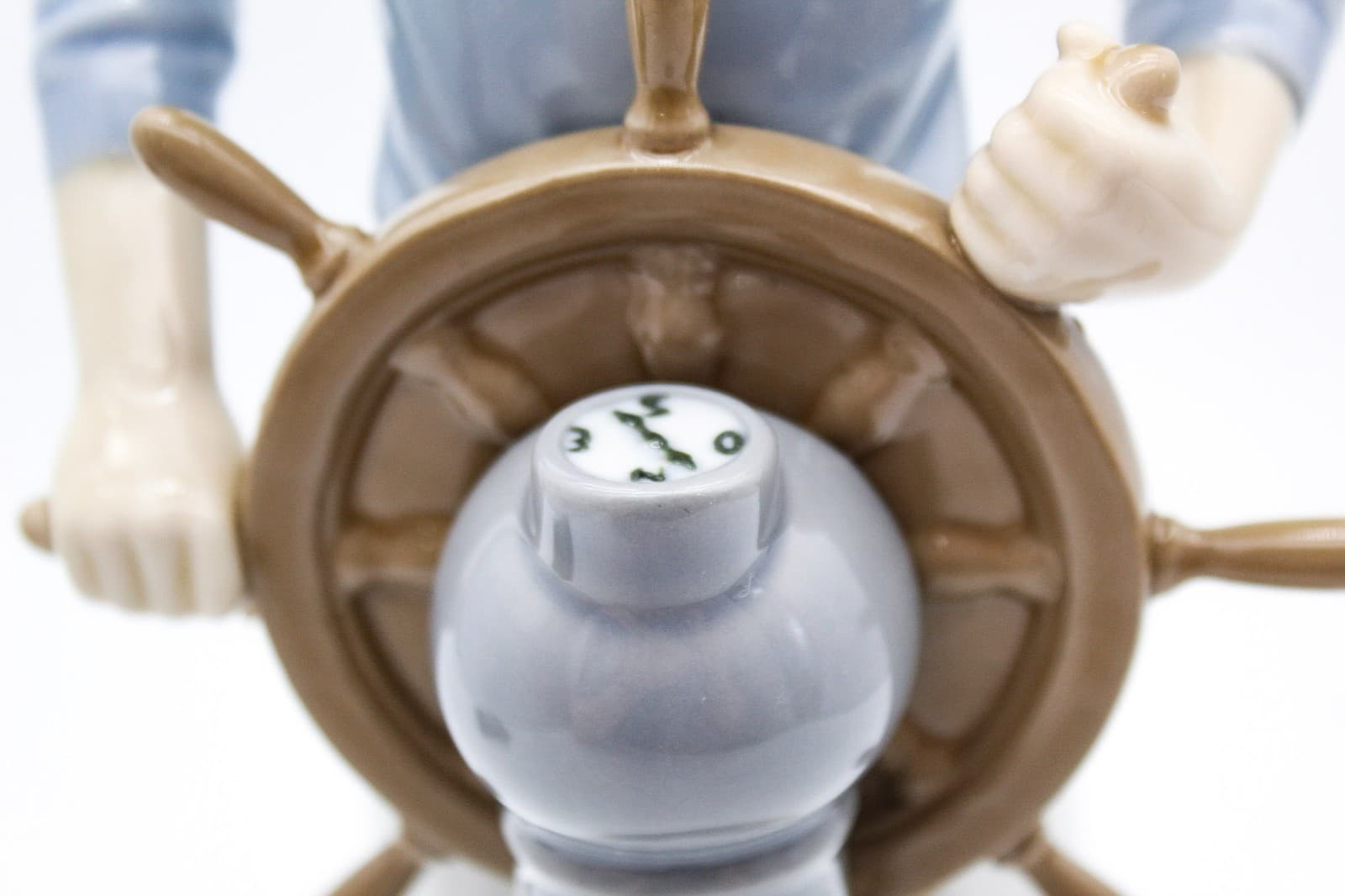 Lladro The Yachtsman #5206 Spain Glazed Porcelain Figure By Francisco Catala 13" - Thumbnail 6