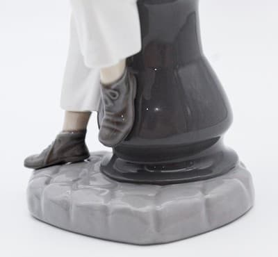 Lladro Sailor Boy #4810 Spain Glossy Porcelain Figurine By Salvador Furio - Thumbnail 8