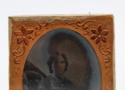 Antique Civil War Era 1860's Daguerreotype Sitting Lady Photo - Thumbnail 3