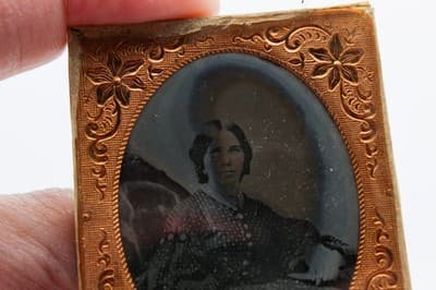 Antique Civil War Era 1860's Daguerreotype Sitting Lady Photo - Thumbnail 5