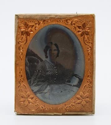 Antique Civil War Era 1860's Daguerreotype Sitting Lady Photo - Thumbnail 7